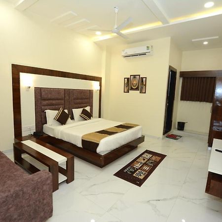 Hotel Villa Inn Ānand Extérieur photo