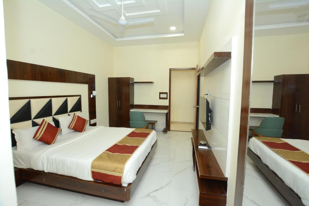 Hotel Villa Inn Ānand Extérieur photo