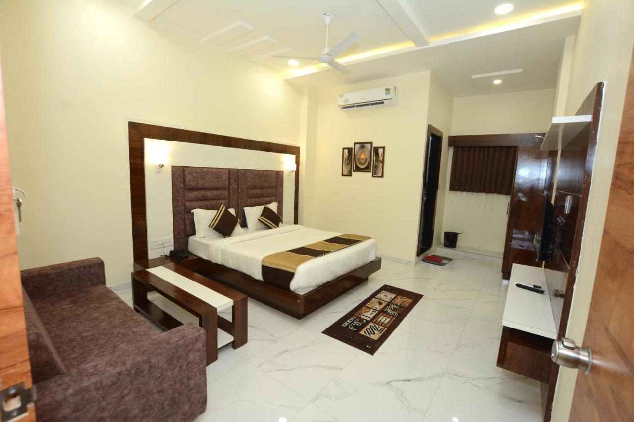 Hotel Villa Inn Ānand Extérieur photo
