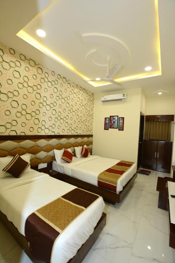 Hotel Villa Inn Ānand Extérieur photo