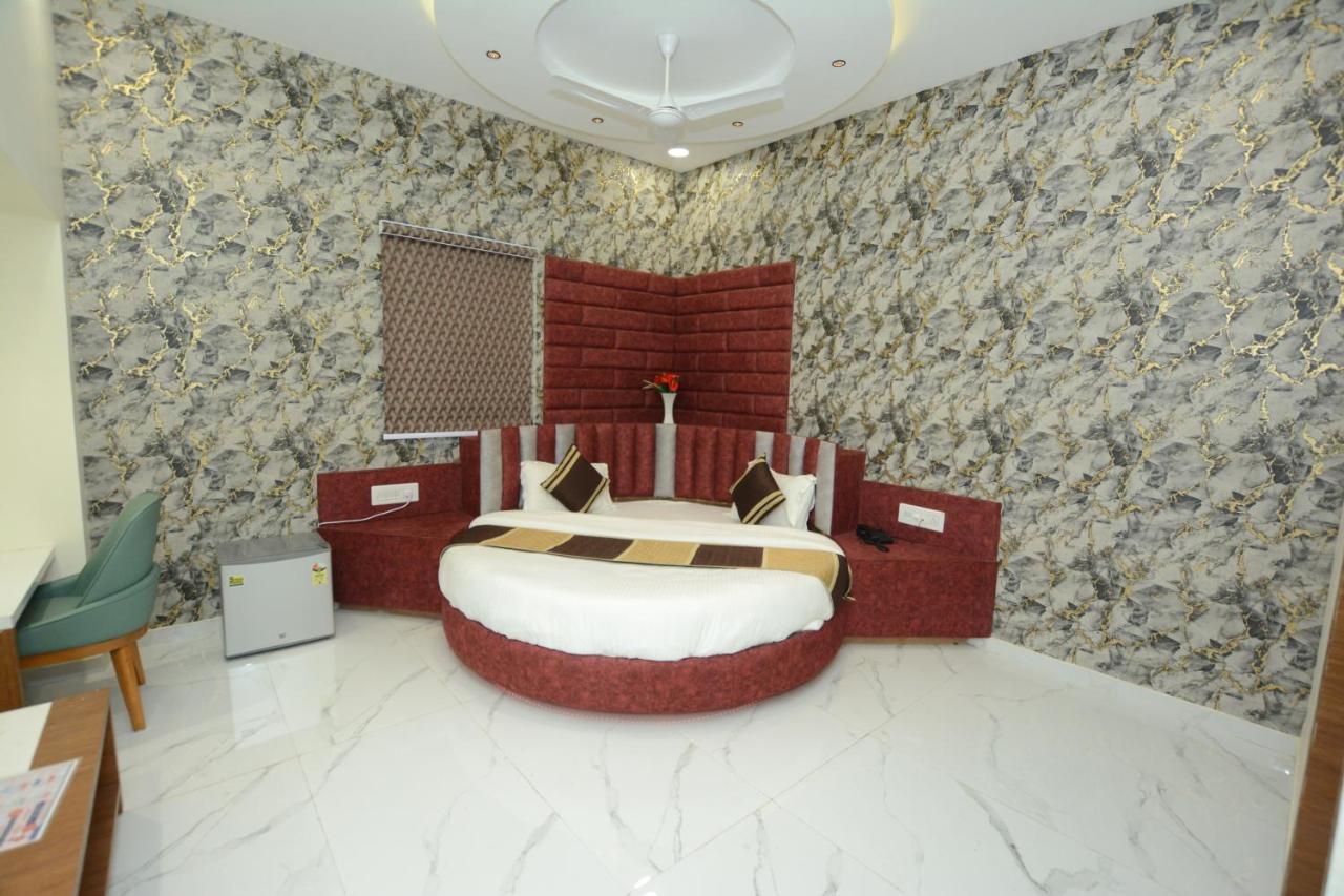 Hotel Villa Inn Ānand Extérieur photo