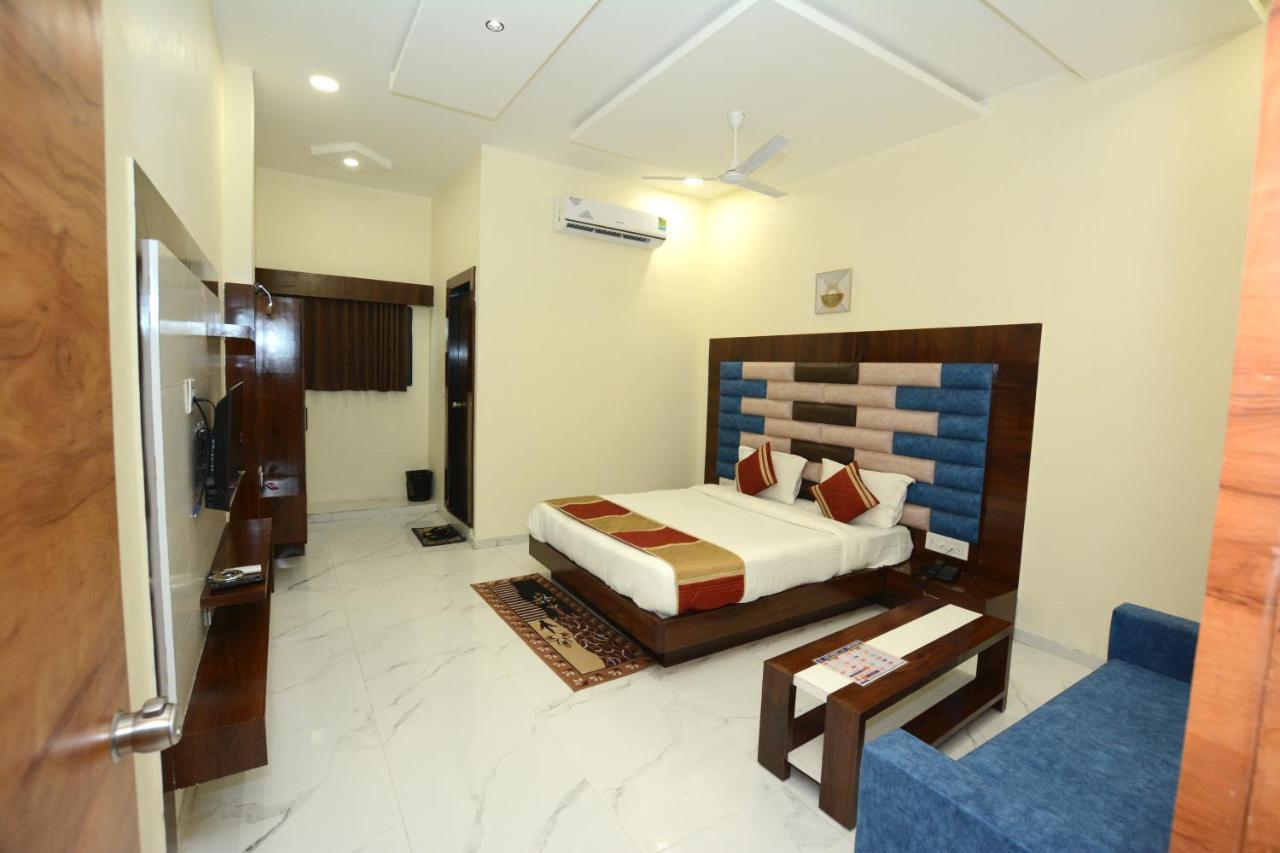 Hotel Villa Inn Ānand Extérieur photo